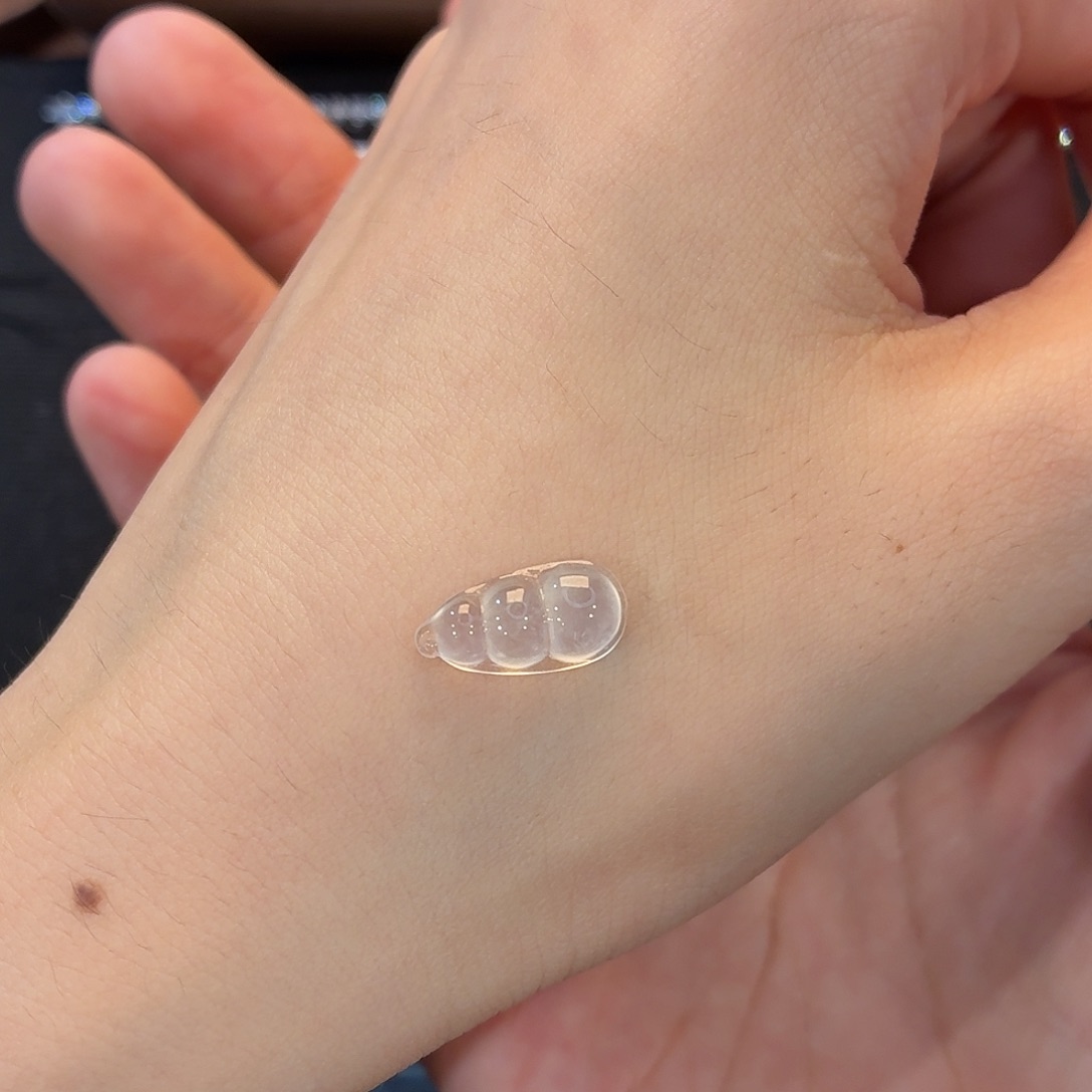 Z***U翡翠未镶嵌颈饰豆子