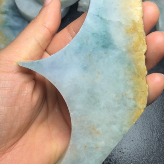 翡翠未镶嵌颈饰裸石