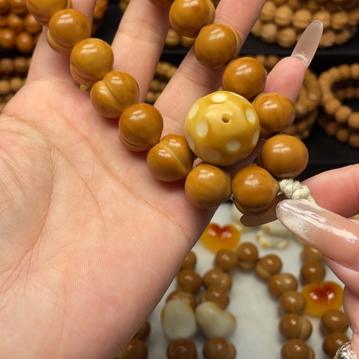 A***2猴头核桃吊坠微瑕屁桃加蘑菇