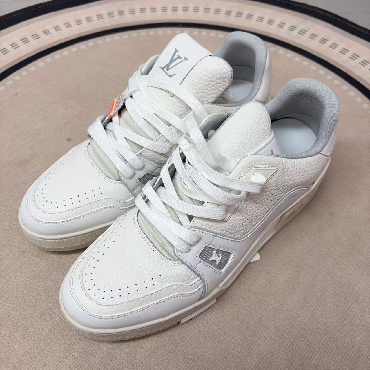 95新 LouisVuitton/路易威登 麦殿/休闲鞋8码白色/251213CXH8FA1