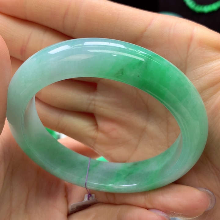 【闪购商品】翡翠手镯未镶嵌笑****天然翡翠手镯