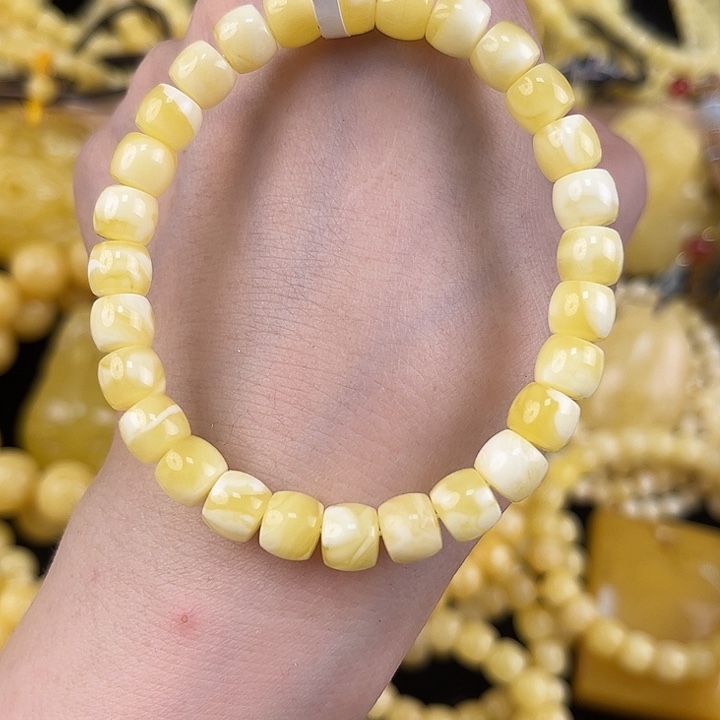 琥珀颈饰未镶嵌琥珀