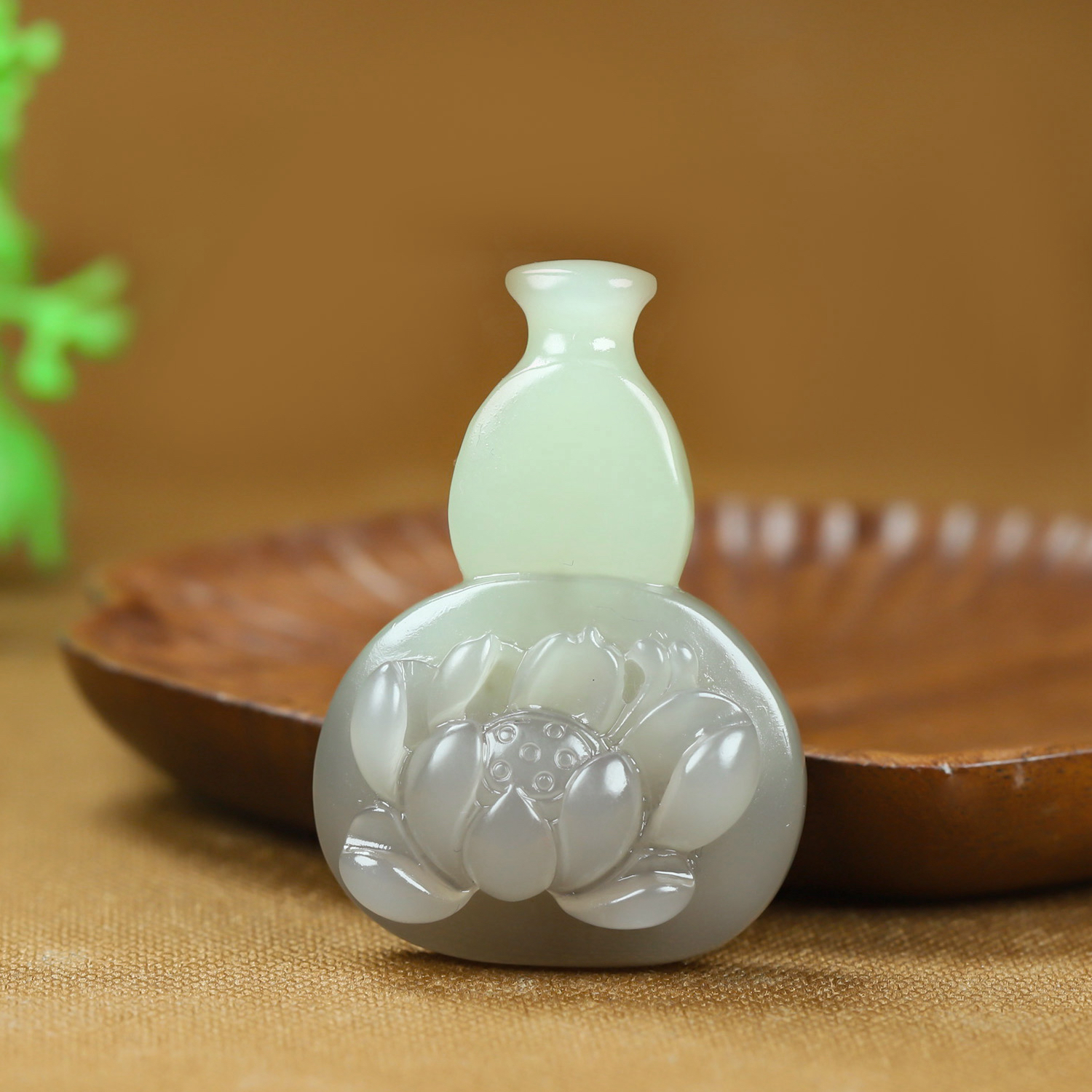 和田玉三色葫芦（福禄）挂件