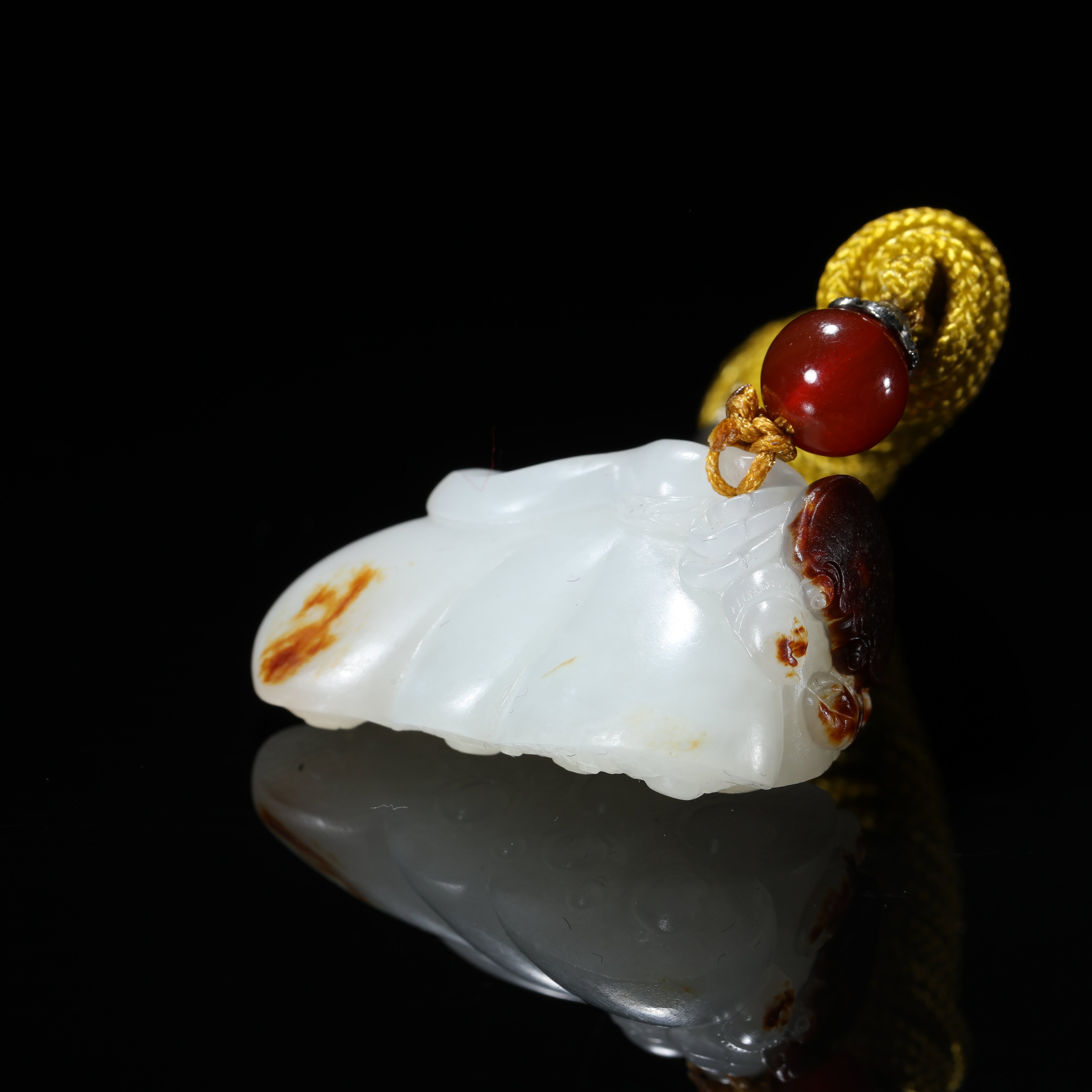 LOT23和田玉莲蓬挂件W280