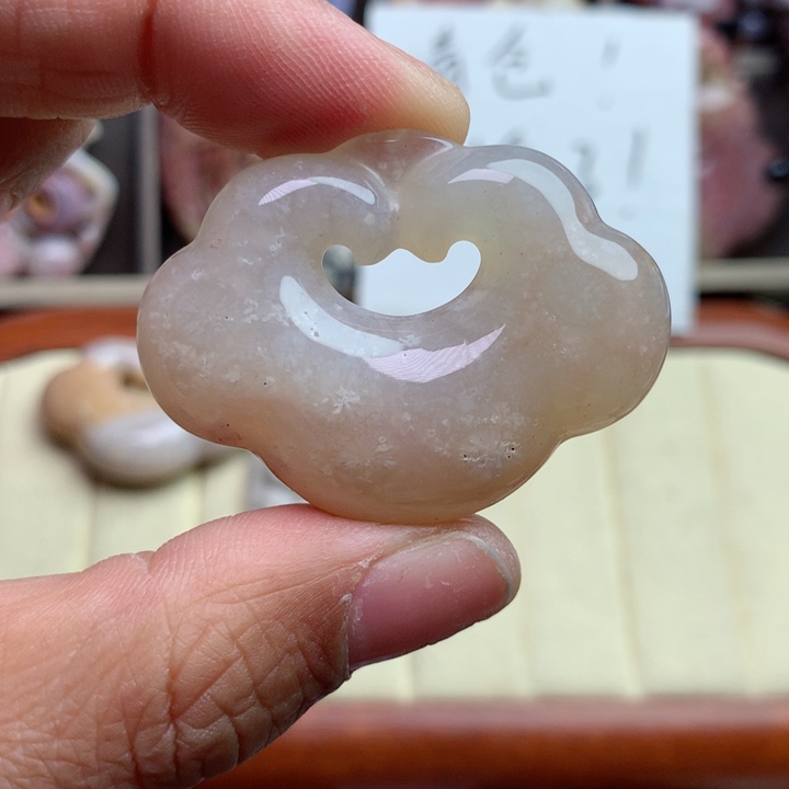 硅化珊瑚（珊瑚玉）颈饰未镶嵌