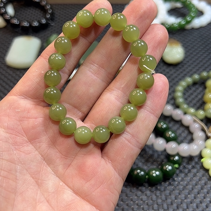 石***作和田玉未镶嵌手链