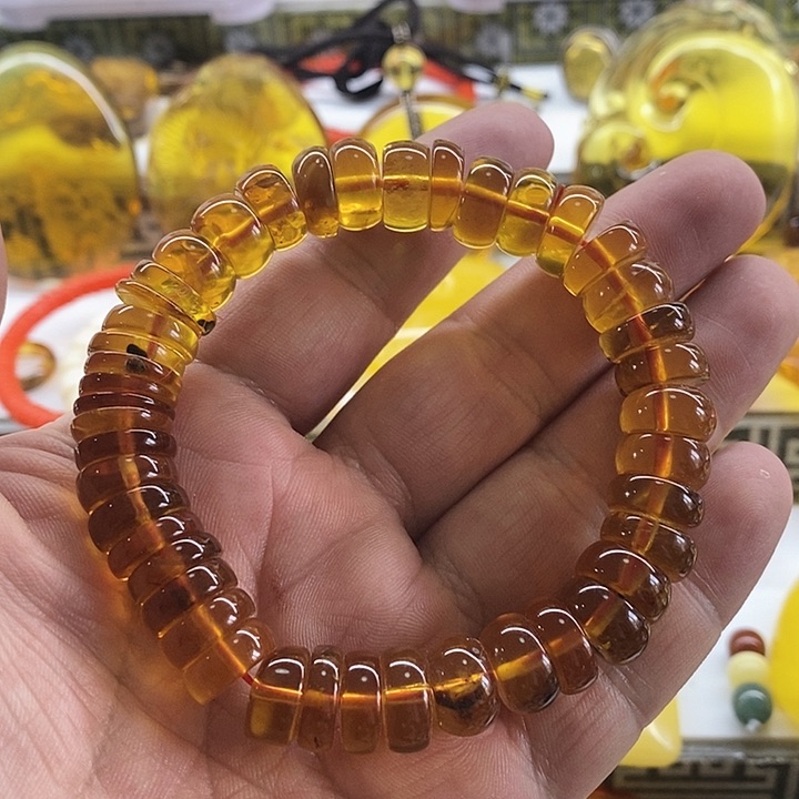 琥珀裸石未镶嵌手串