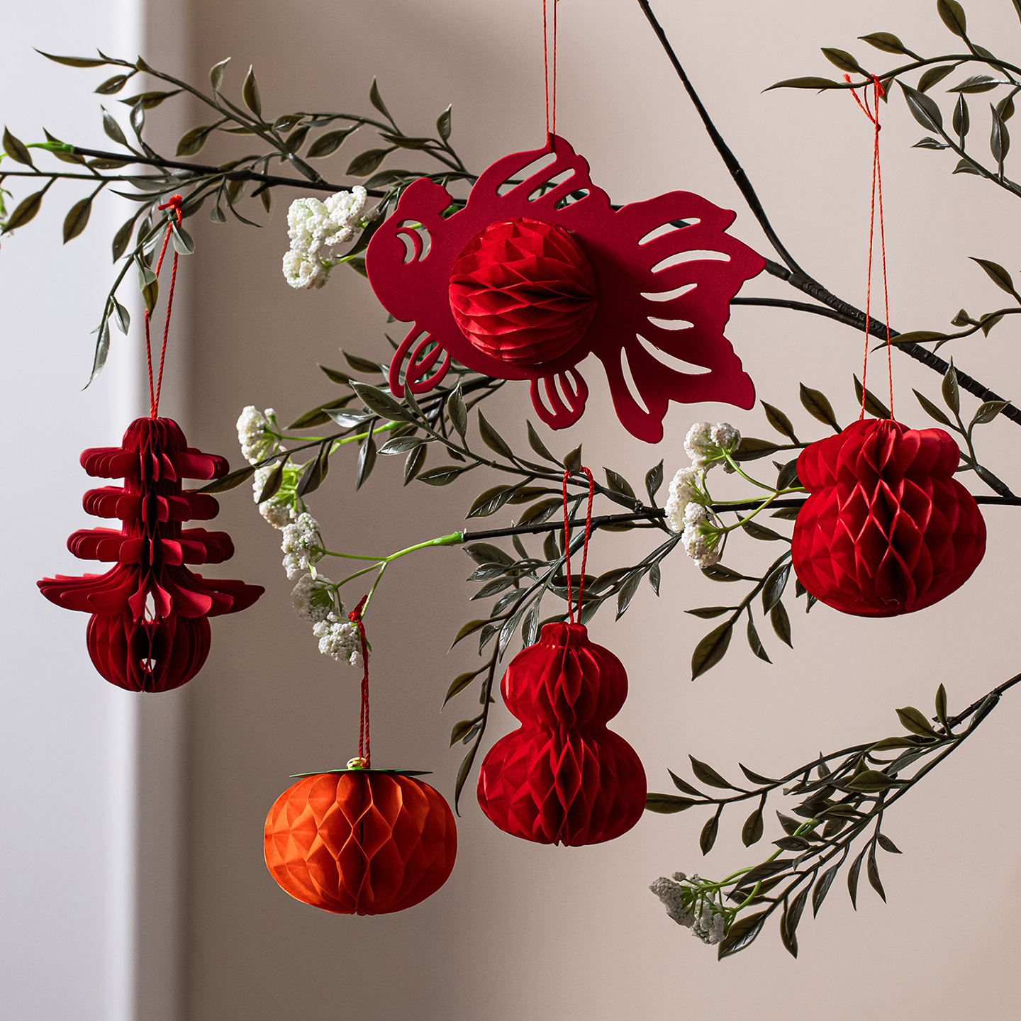 新年装饰盆景挂饰蜂窝春字2026春节元旦喜庆氛围布置