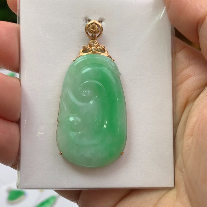 翡翠颈饰18K金镶嵌翡翠翡翠吊坠