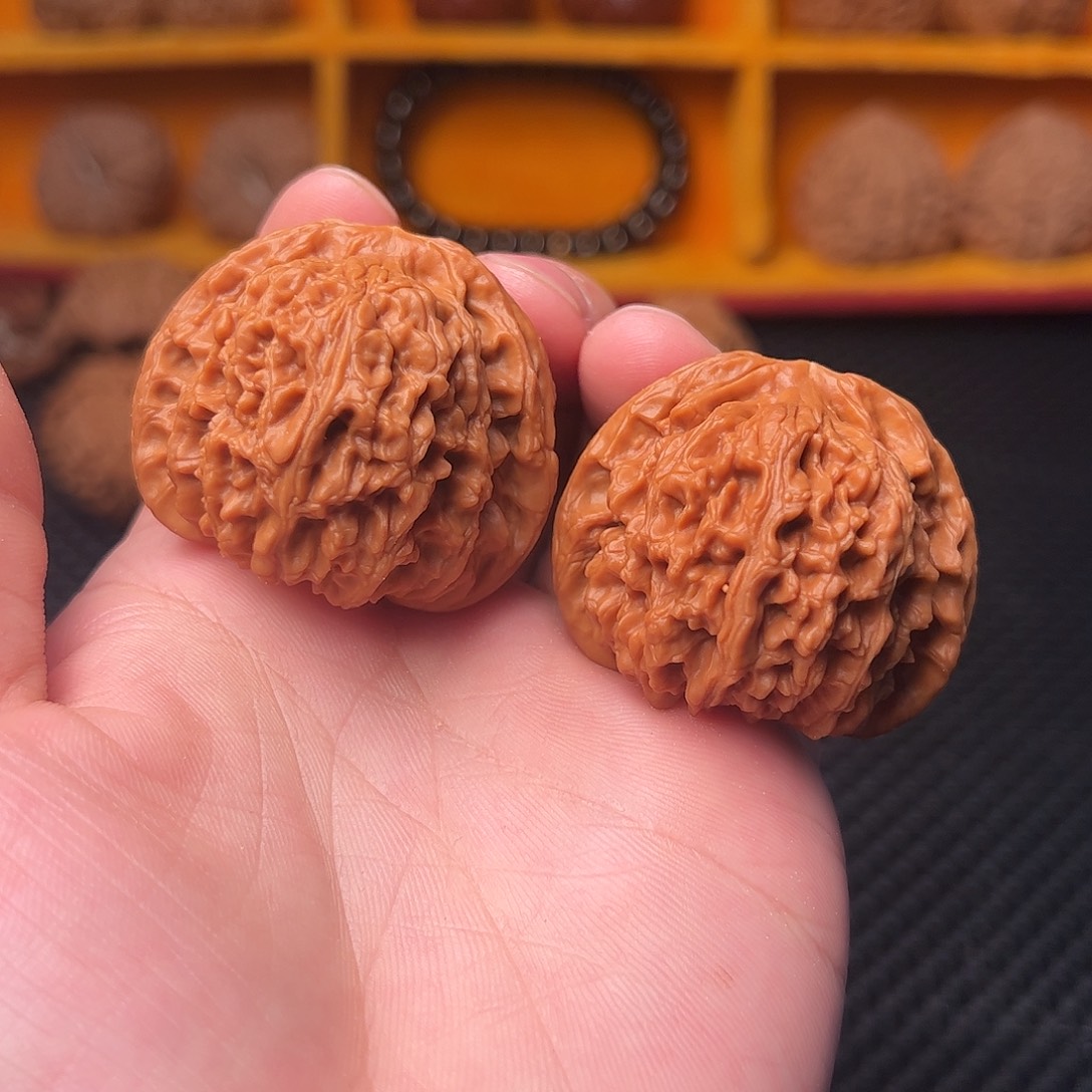 文玩核桃把件南疆石