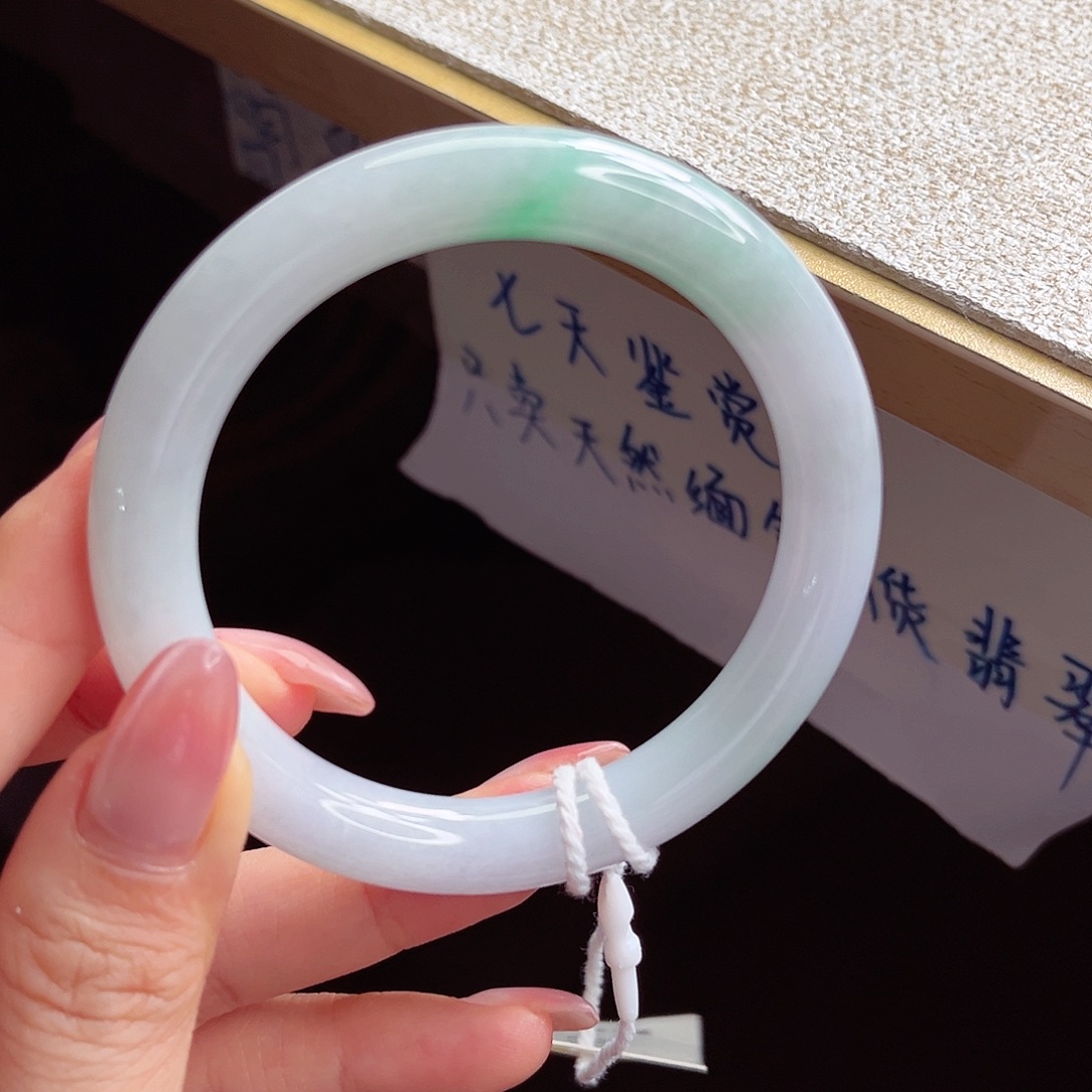 翡翠未镶嵌手镯手镯