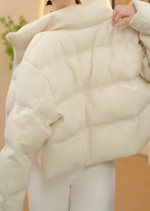 2025年冬季新款爆款针织白色保暖羽绒服