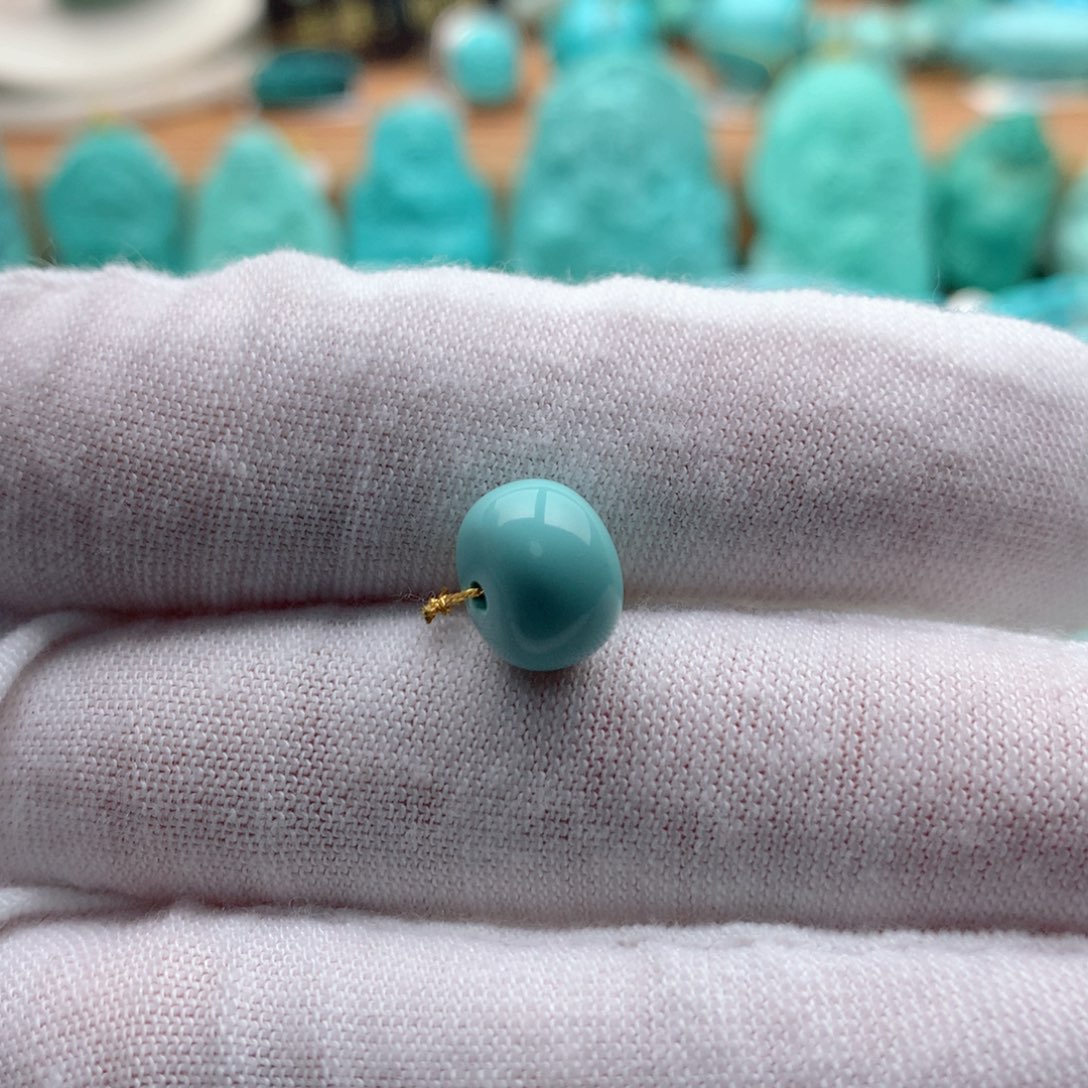 绿松石颈饰未镶嵌