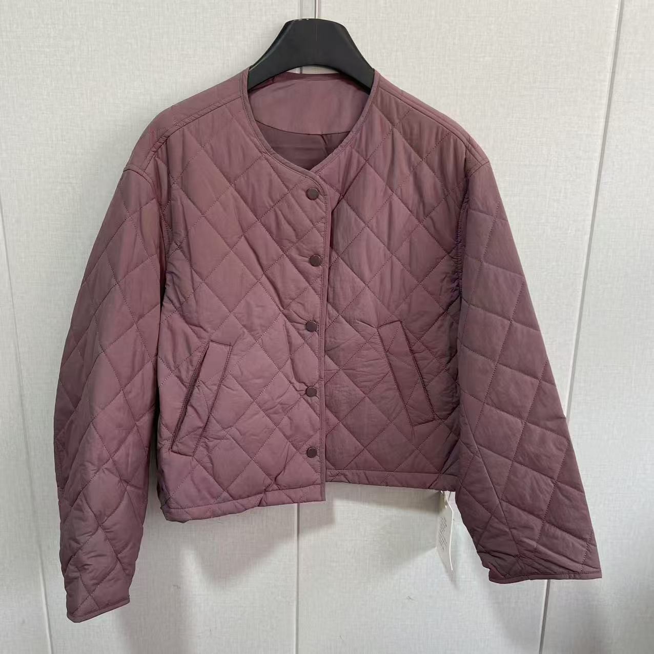 1102/83162/170  绗缝菱格纹理圆领系扣长袖开衫棉服外套