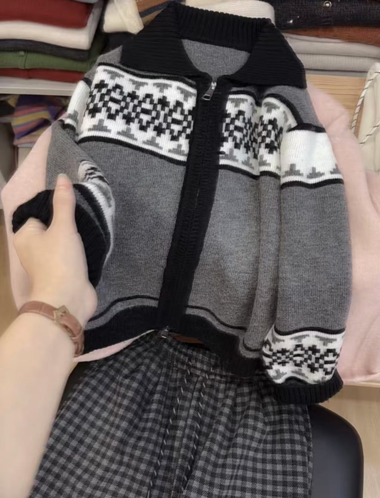 七言家  高品拼色复古黑白提花翻领开衫