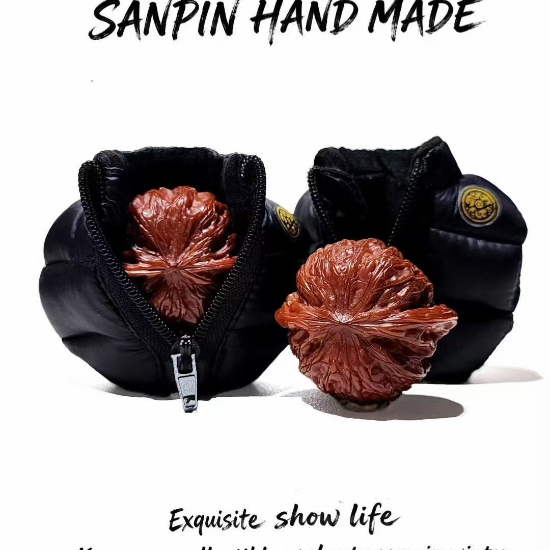 “文玩核桃羽绒服保护套，冬季防裂防尘把玩核桃专用收纳包”