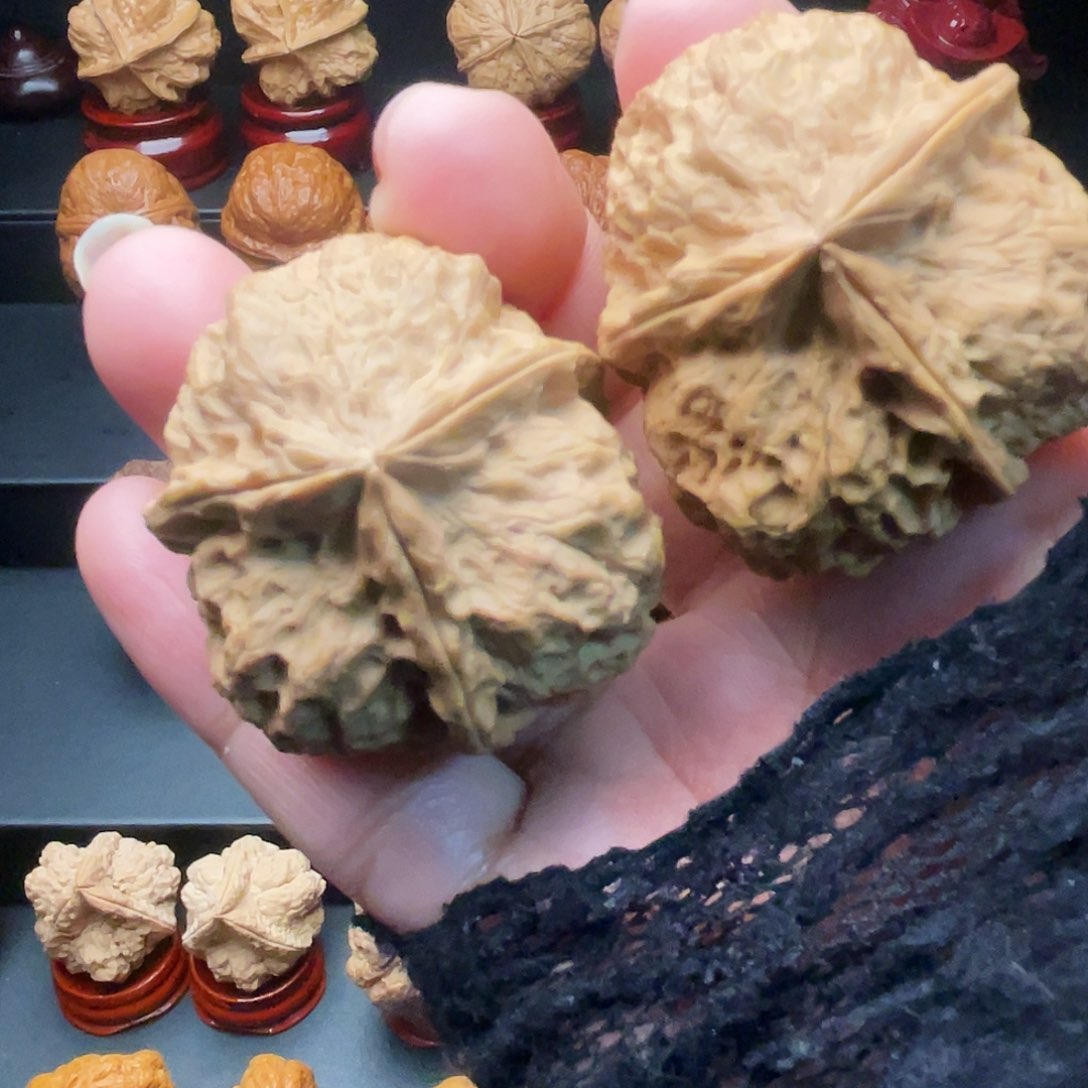 文玩核桃吊坠玉棱三