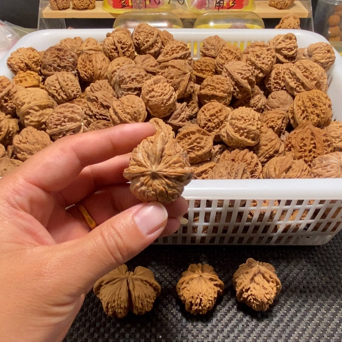 T***董核桃异形单只异形