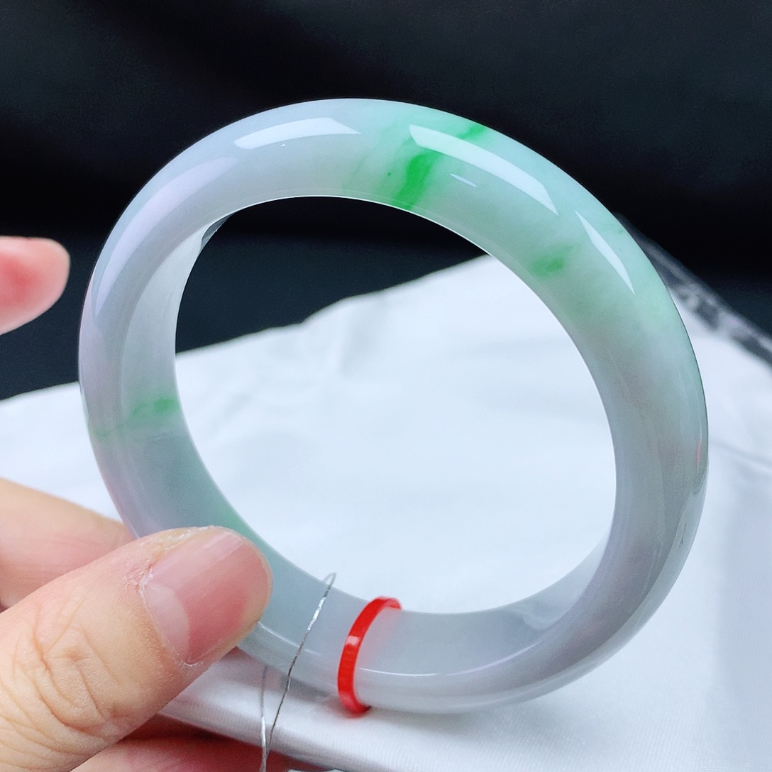 翡翠手镯未镶嵌55轮胎