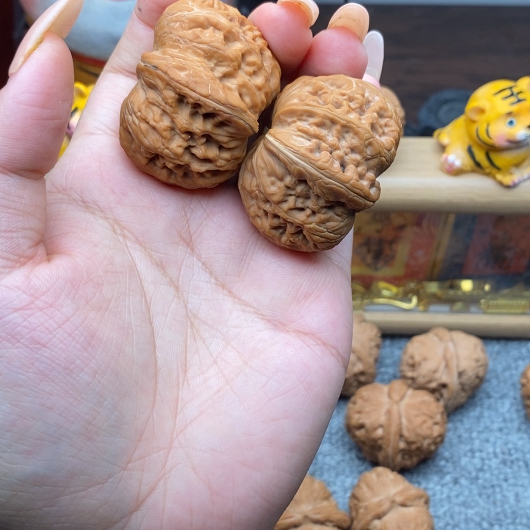 财***肝文玩核桃吊坠元宝