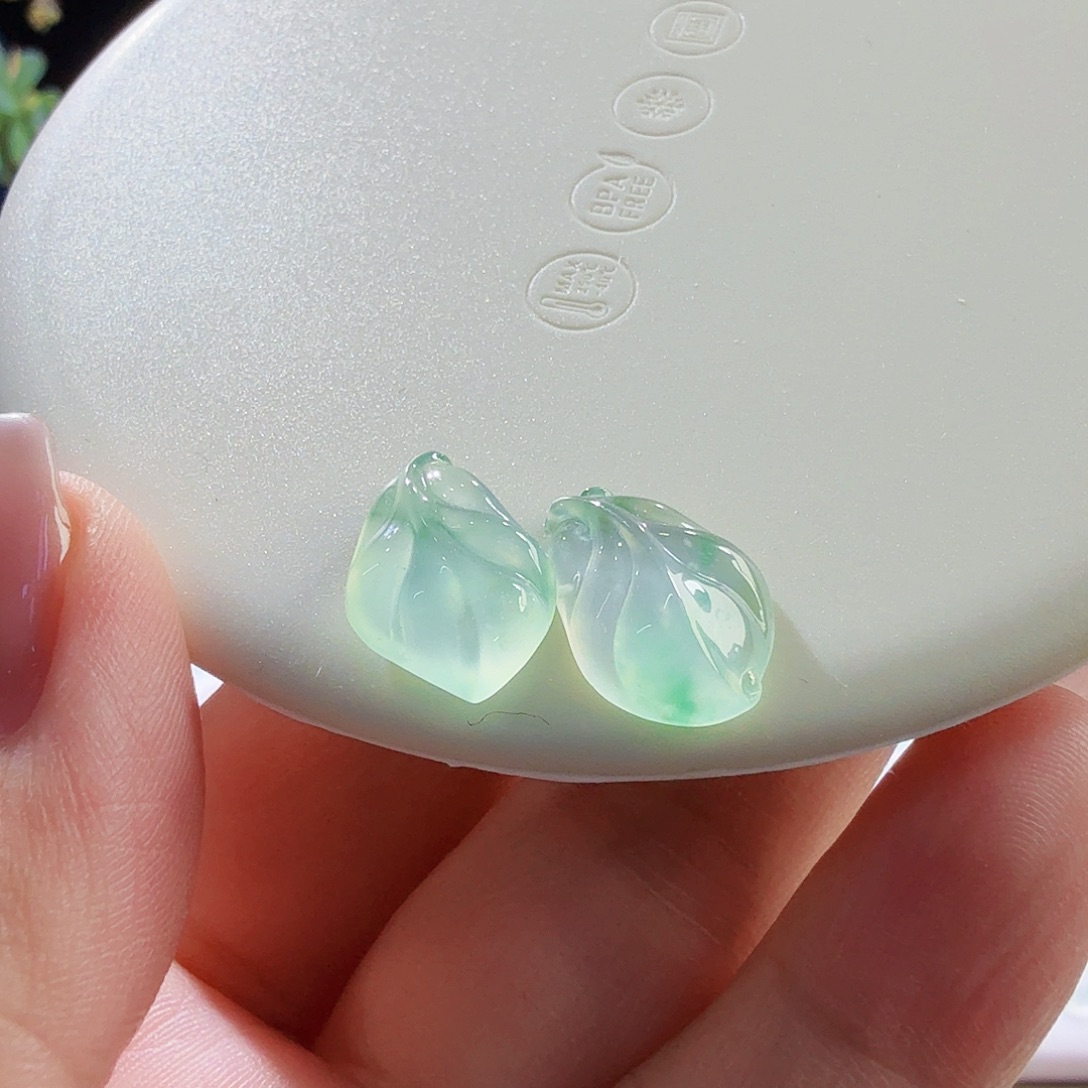 翡翠未镶嵌颈饰裸石