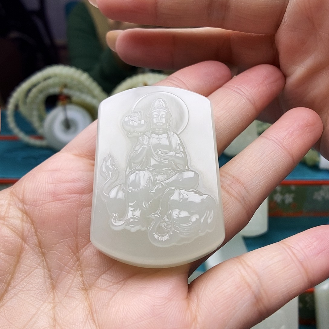 暑***生和田玉未镶嵌颈饰