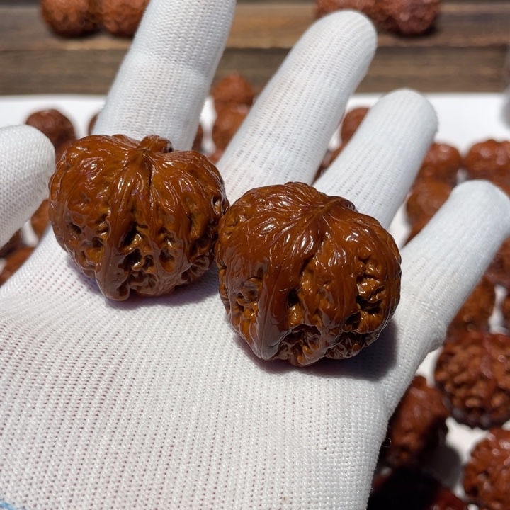 文玩核桃吊坠恭**禧元宝300.38.泛油