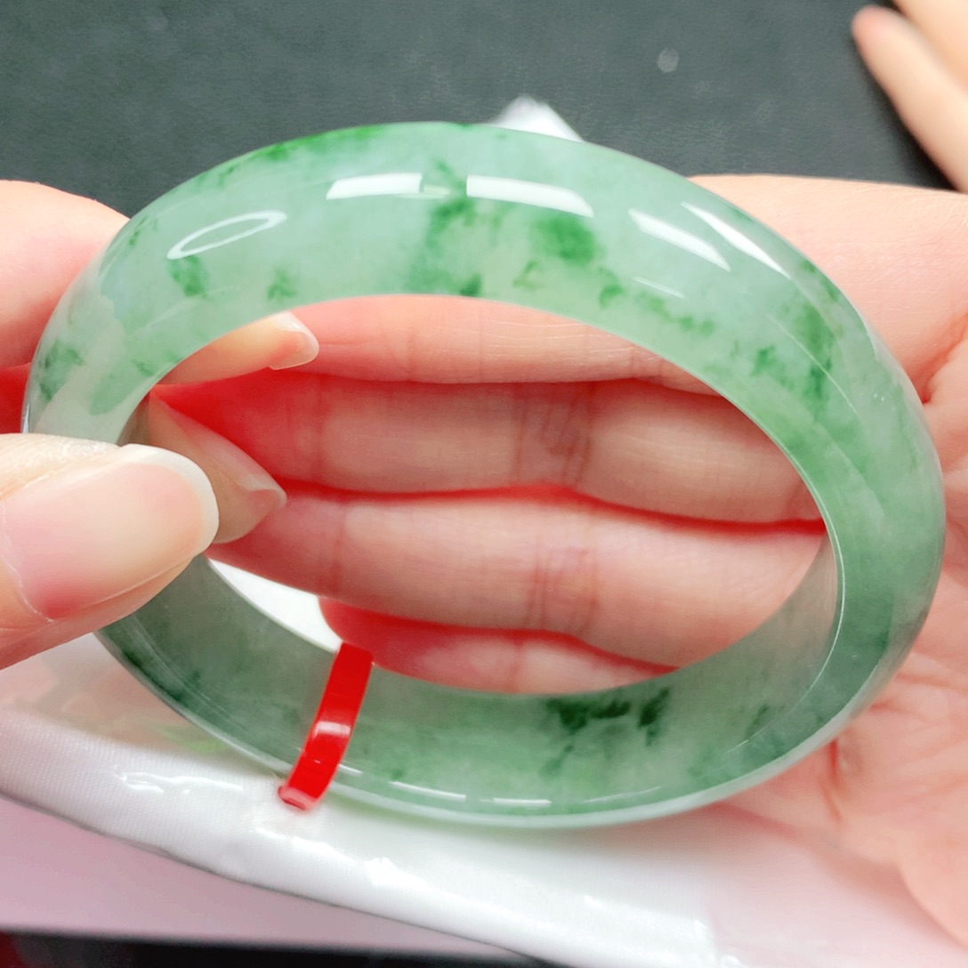 翡翠未镶嵌手镯56圈