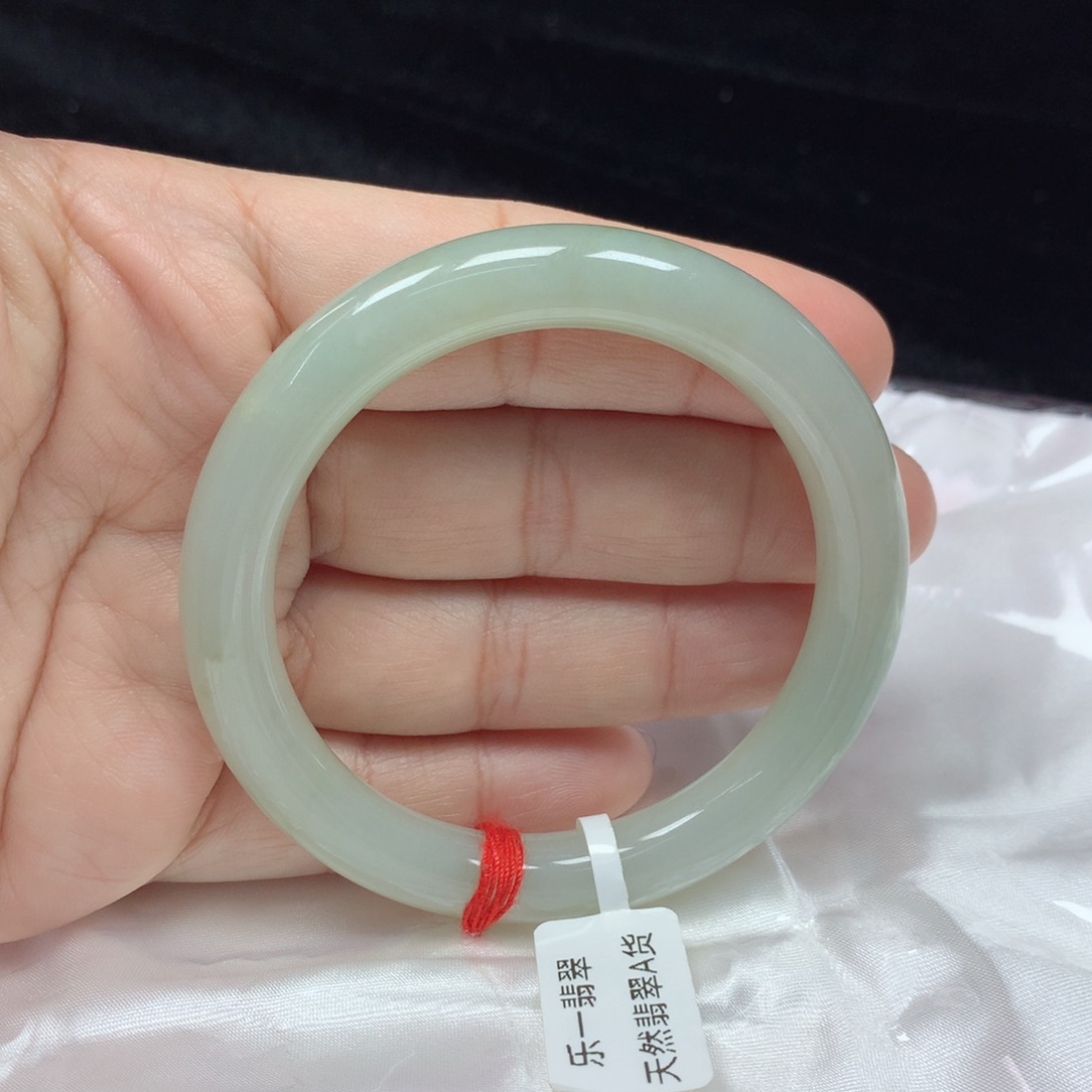 翡翠手镯（圆镯）未镶嵌55
