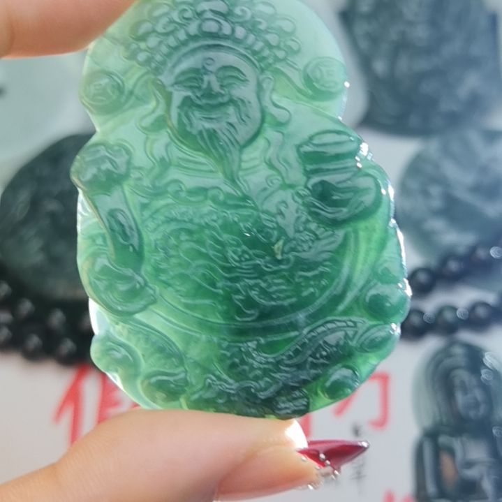 翡翠颈饰未镶嵌天然的A货翡翠多样性发货