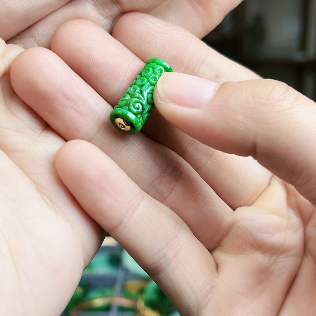 翡翠颈饰18K金镶嵌吊坠
