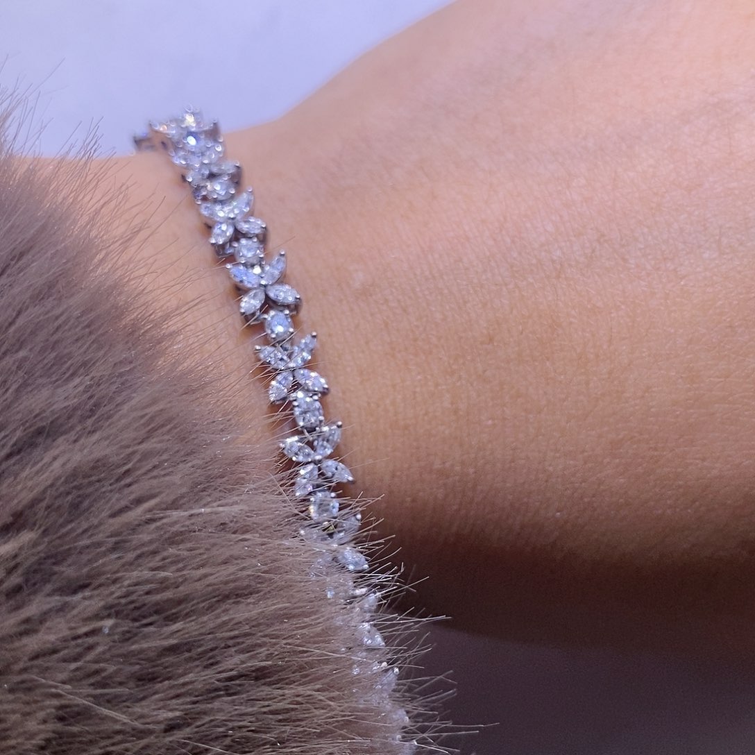 钻石手链18K金镶嵌k白维多利亚四叶草满钻手链