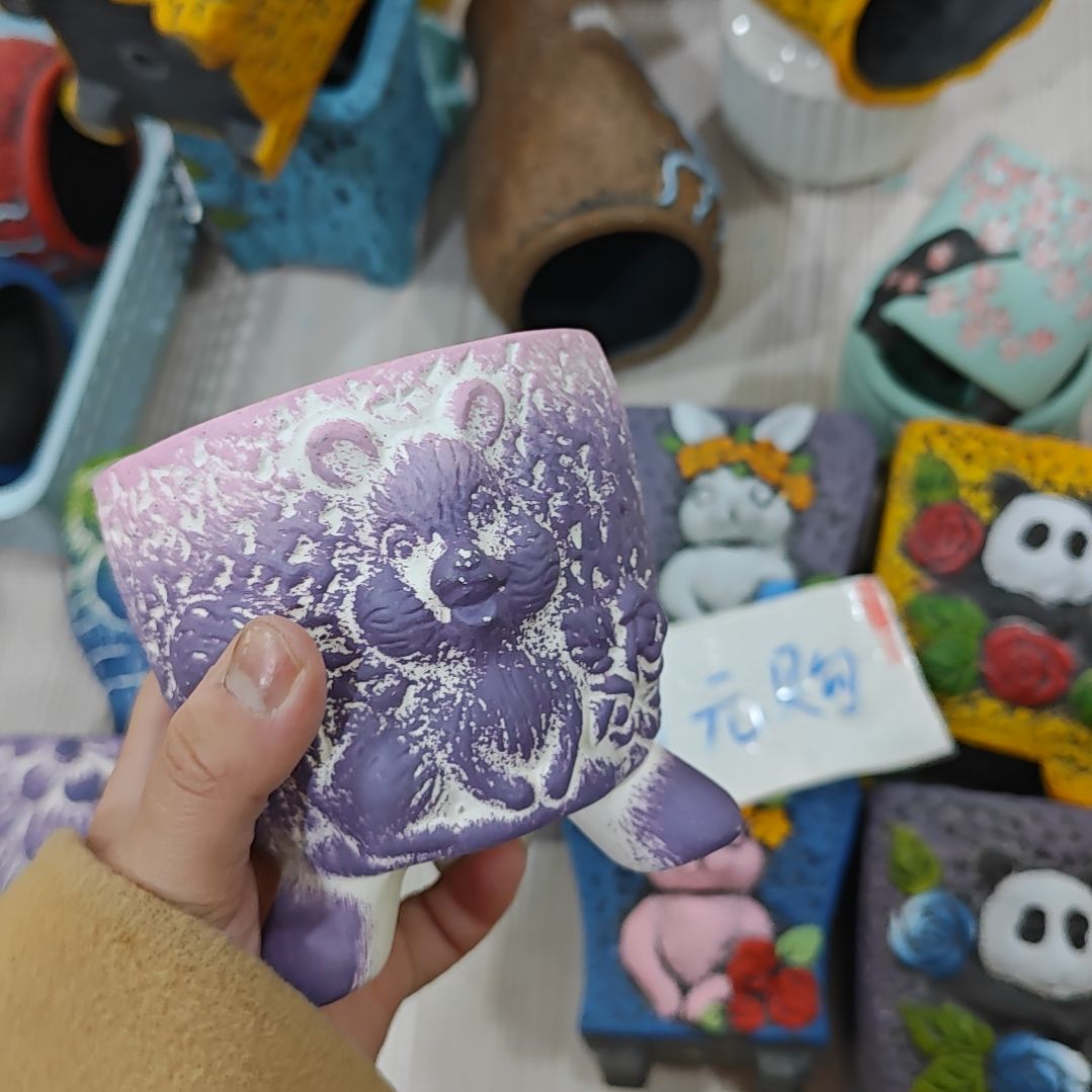 红陶吸水透气的白陶花盆