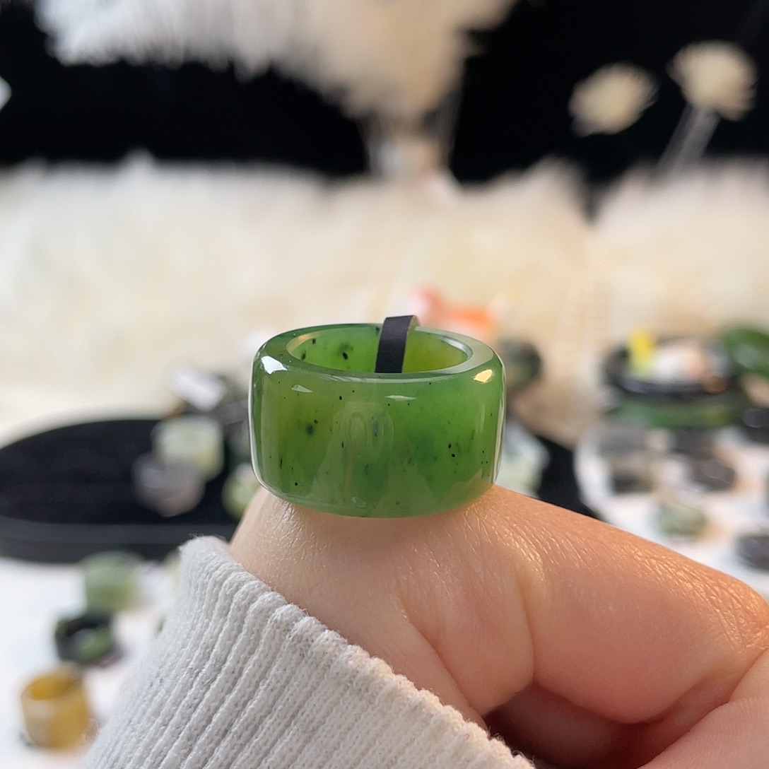 余***温和田玉未镶嵌戒指k73碧玉乌兰海圆切17.5mm不退换