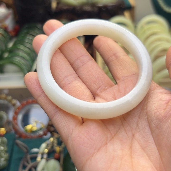 和田玉手镯未镶嵌58圈围10260