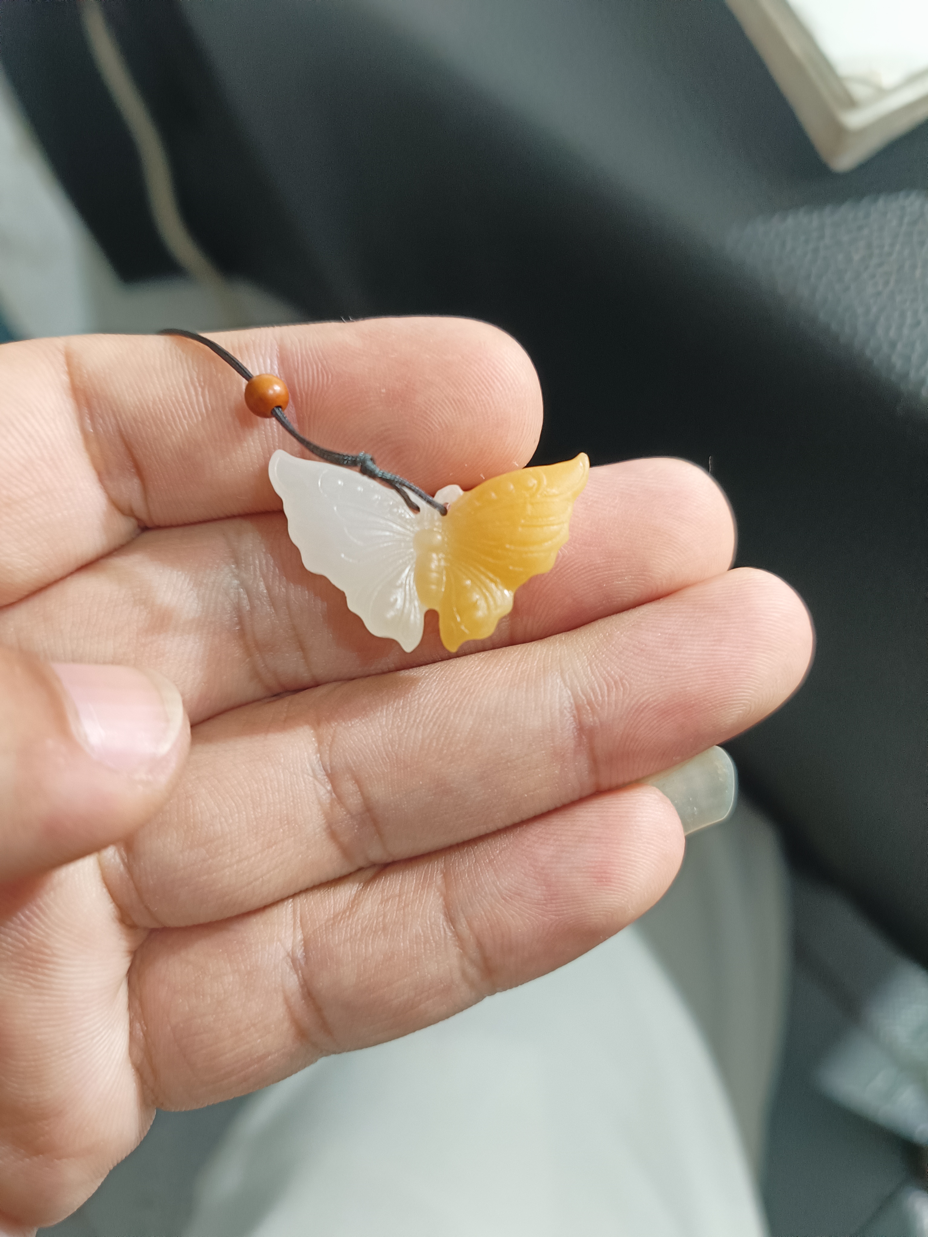 精品和田玉小蝴蝶挂件