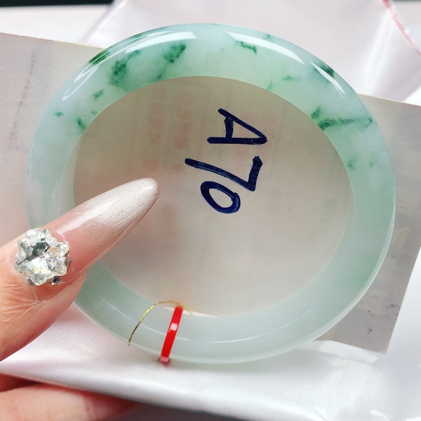 【闪购商品】翡翠手镯未镶嵌54.6圈