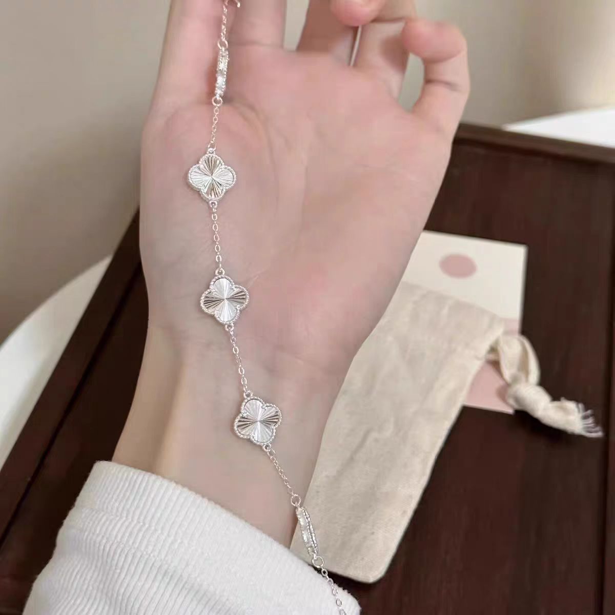 925银手链 925银手链 四叶草银手链女纯银轻奢小众送闺蜜女友礼物