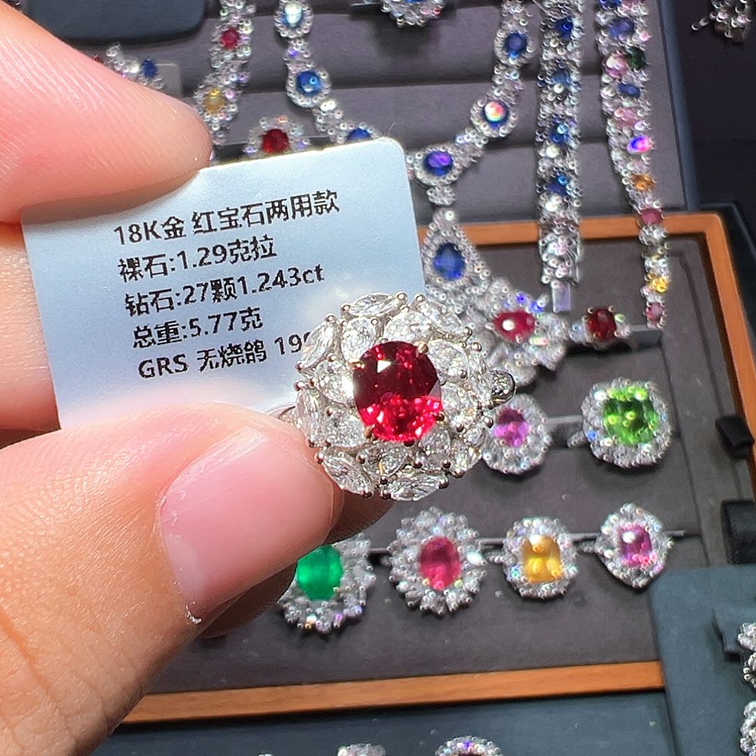 戒指18K金镶嵌红宝石