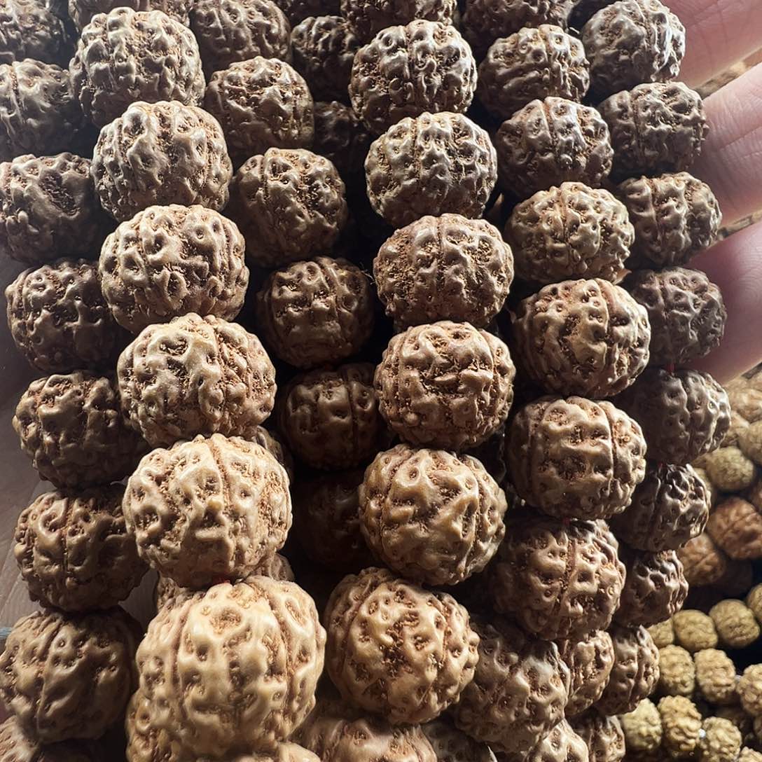 吊坠金刚菩提大平细12.6，一条不保108