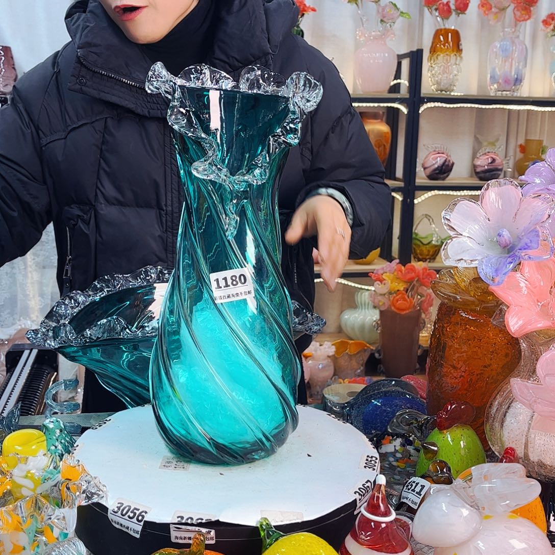 家悦琉璃花瓶摆件