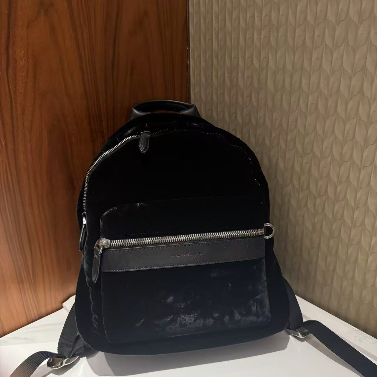 95新 FERRAGAMO/菲拉格慕 乱乱子中古/女士/双肩包/111306