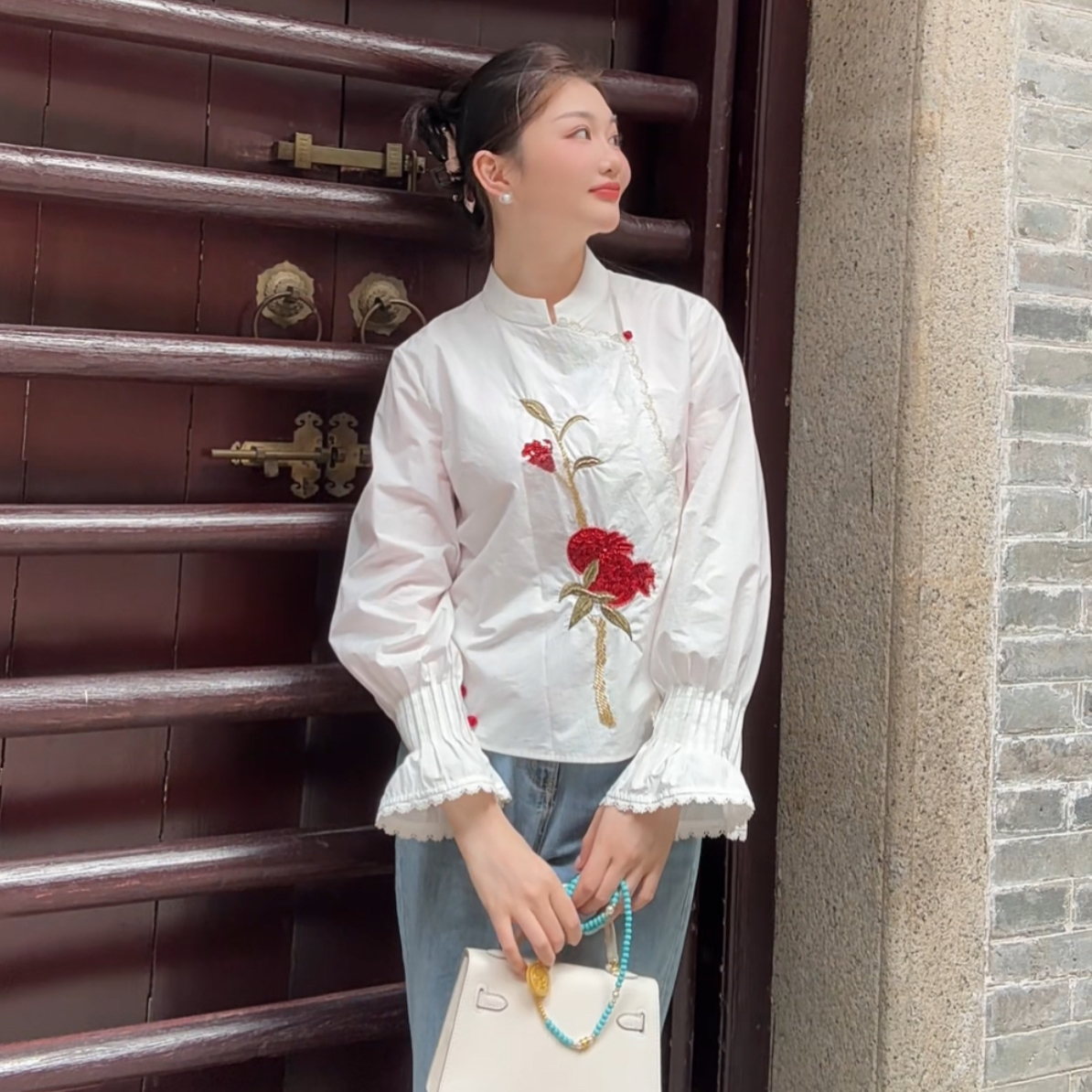高品质国风刺绣钉珠匹马棉喇叭袖衬衣 重工石榴刺绣工艺