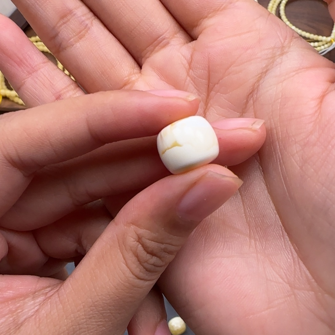 、****琥珀未镶嵌珠宝奇石12.6mm