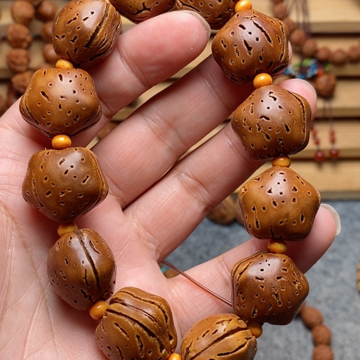 桃核雕刻星星手串