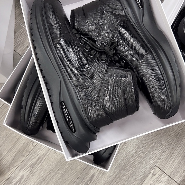 尔***花磨砂皮（牛皮）蜥蜴毛靴39码黑