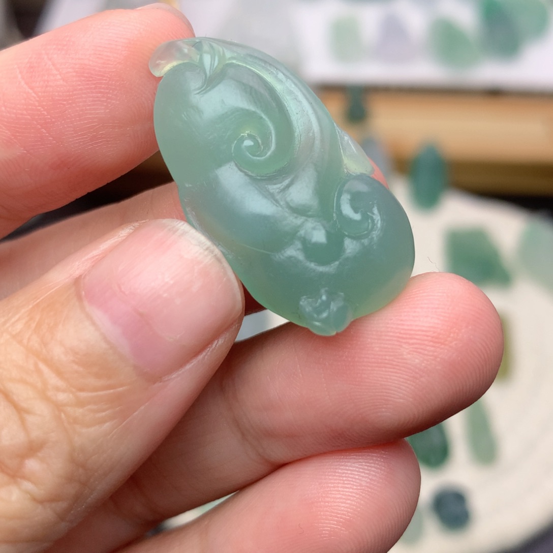 未镶嵌定制翡翠如意