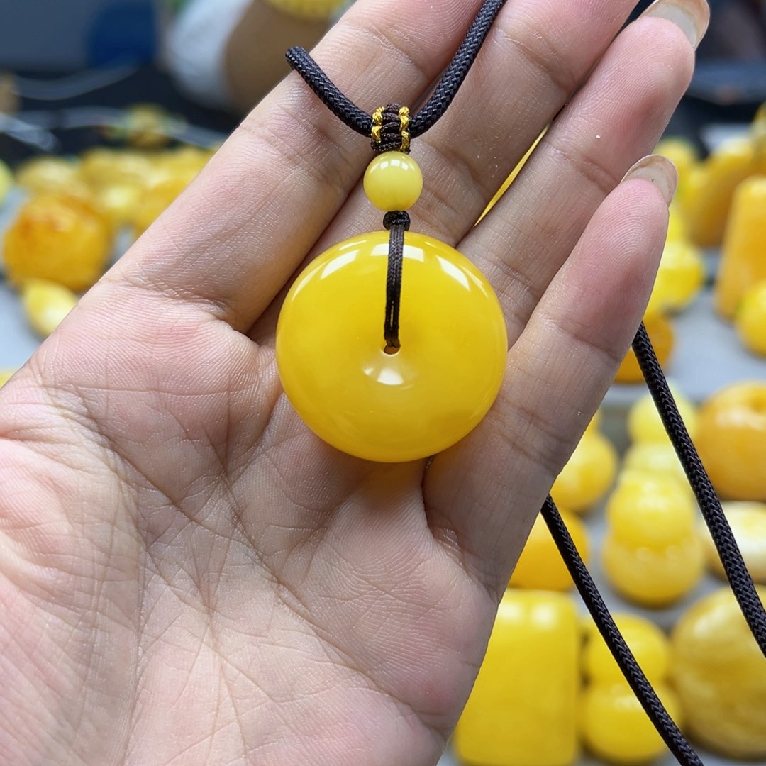 蜜蜡未镶嵌珠宝奇石