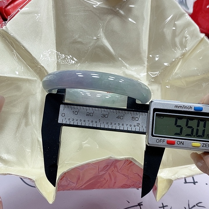 翡翠手镯未镶嵌84