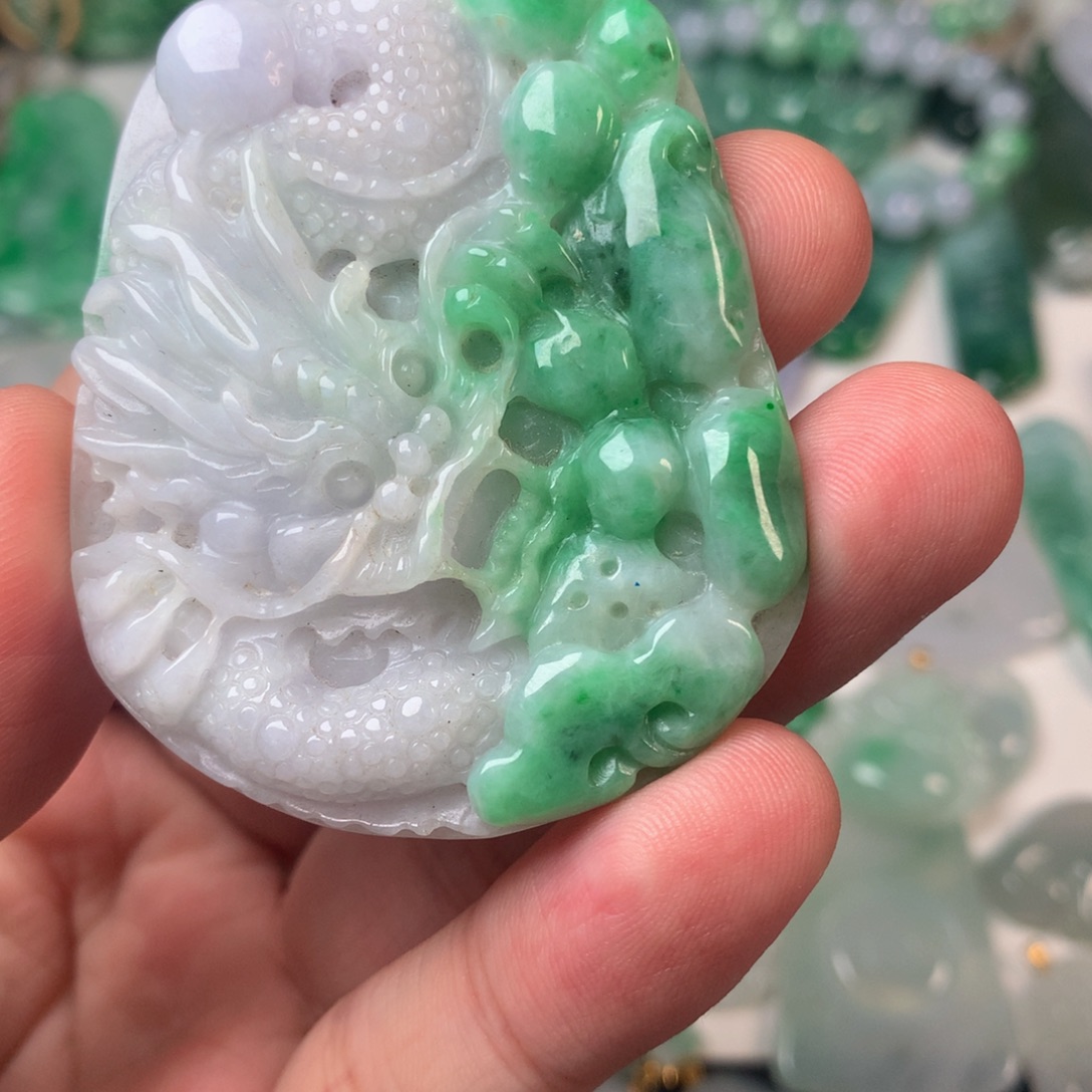 翡翠未镶嵌挂件龙